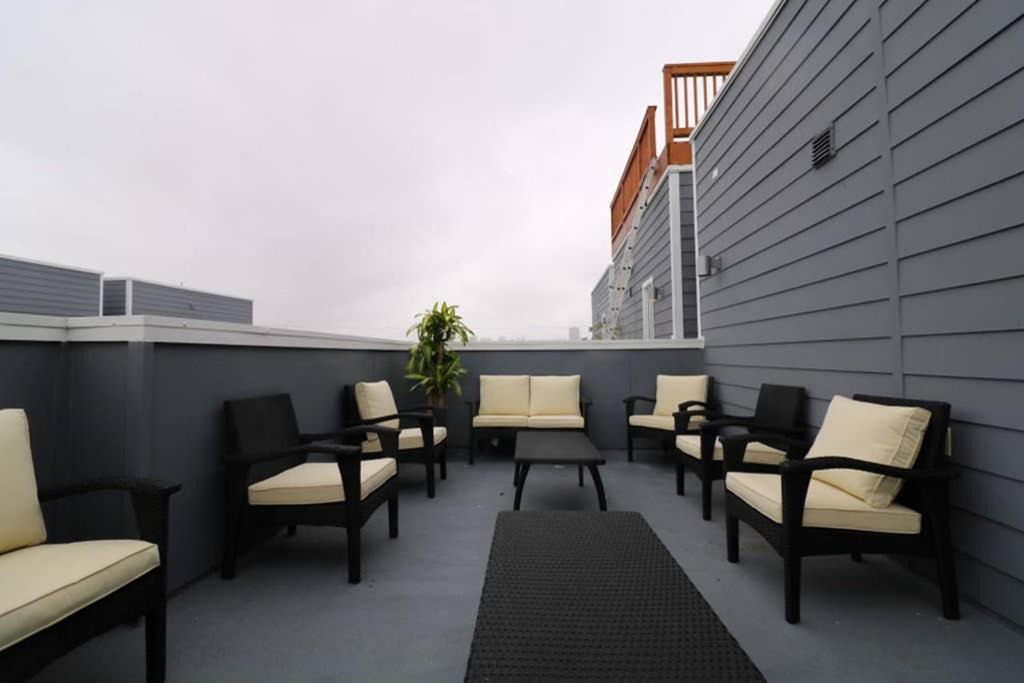 Photo of Patio Balcony in Astrodome
