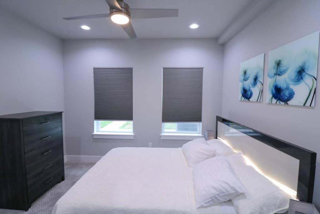 Photo of Bedroom in Astrodome