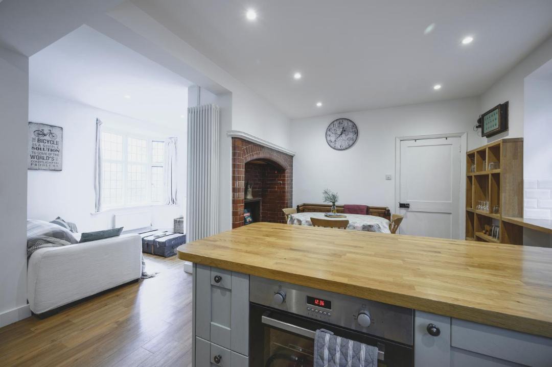 Photo of Others in Hindhead