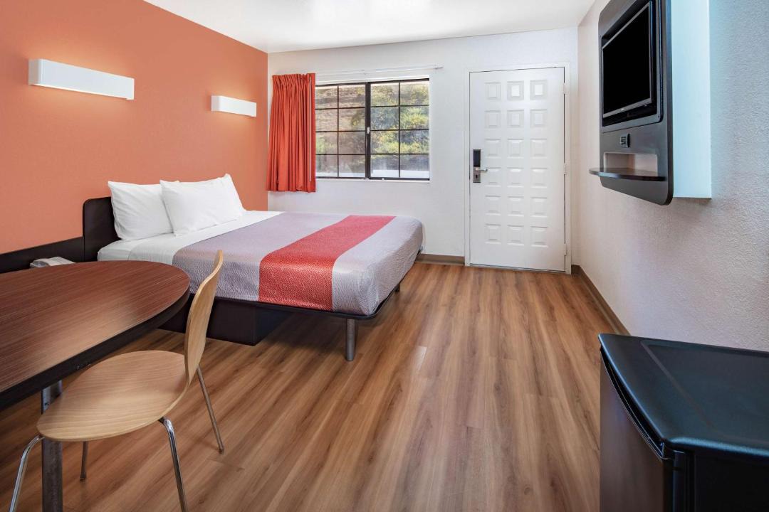 Photo of Bedroom in Thousand Oaks