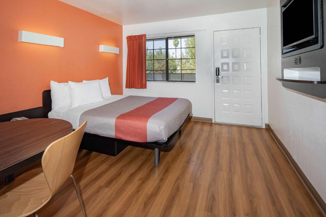 Photo of Bedroom in Thousand Oaks