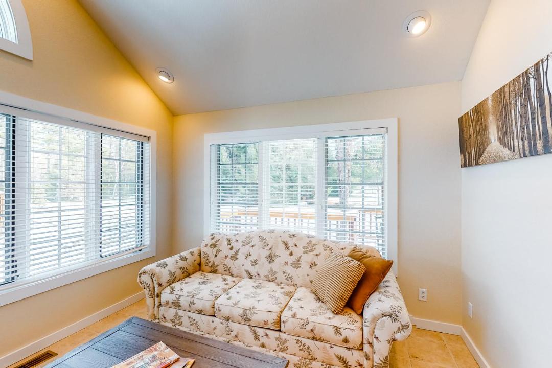 Photo of Livingroom in Eagle River