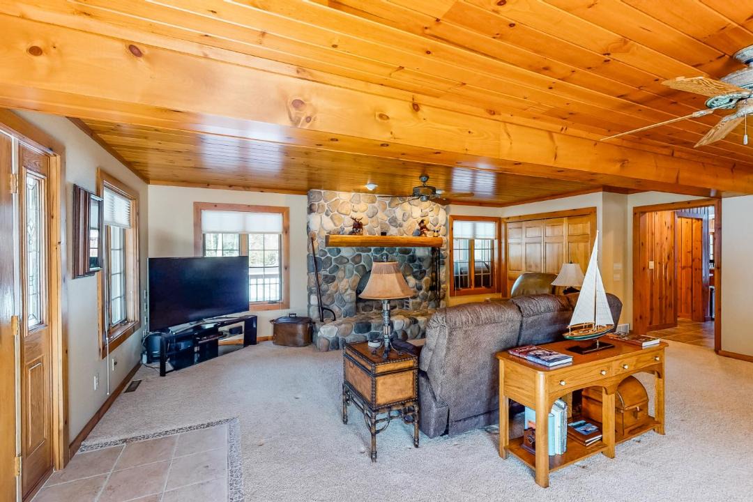 Photo of Livingroom in Eagle River