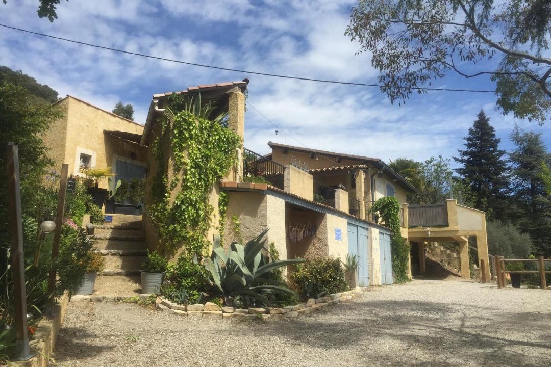 Photo of Others in Villeneuve