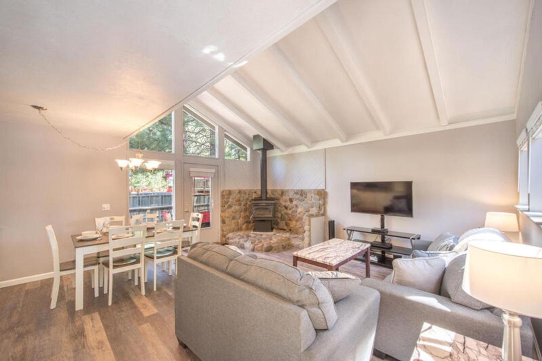 Photo of Livingroom in Truckee