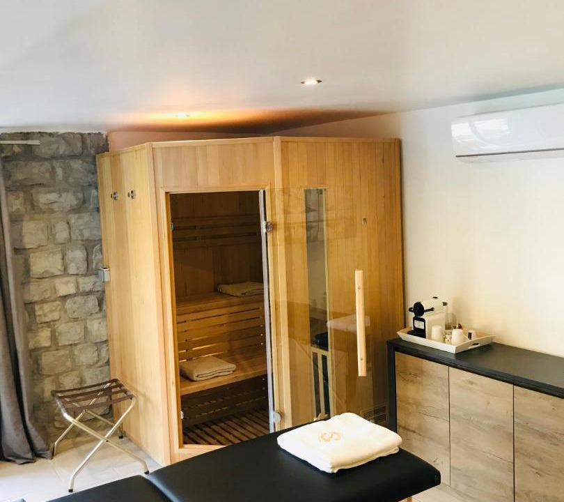 Photo of Others in Massoins