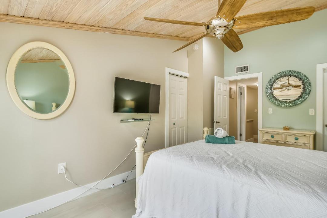 Photo of Bedroom in Islamorada