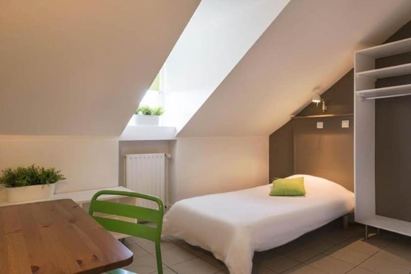 Photo of Bedroom in Arcueil