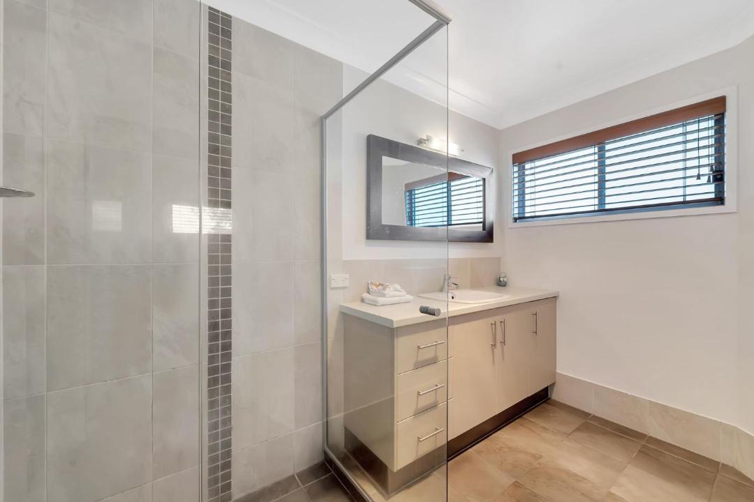 Photo of Bathroom in Point Lookout