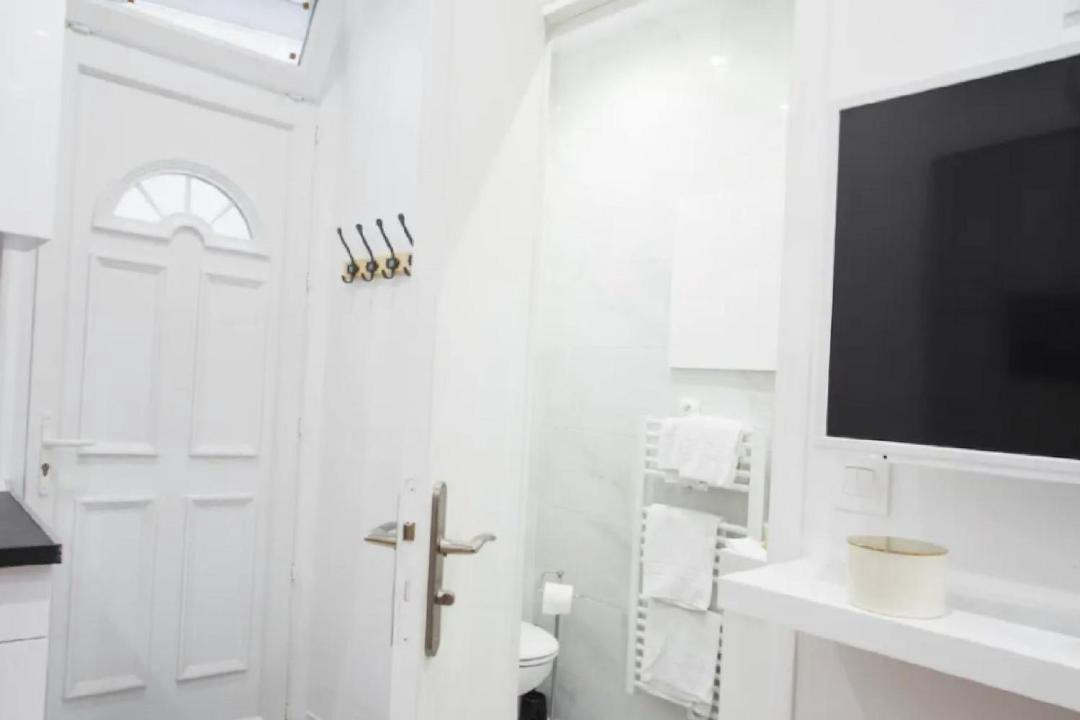 Photo of Bathroom in Quartier de la Plaine-de-Monceaux