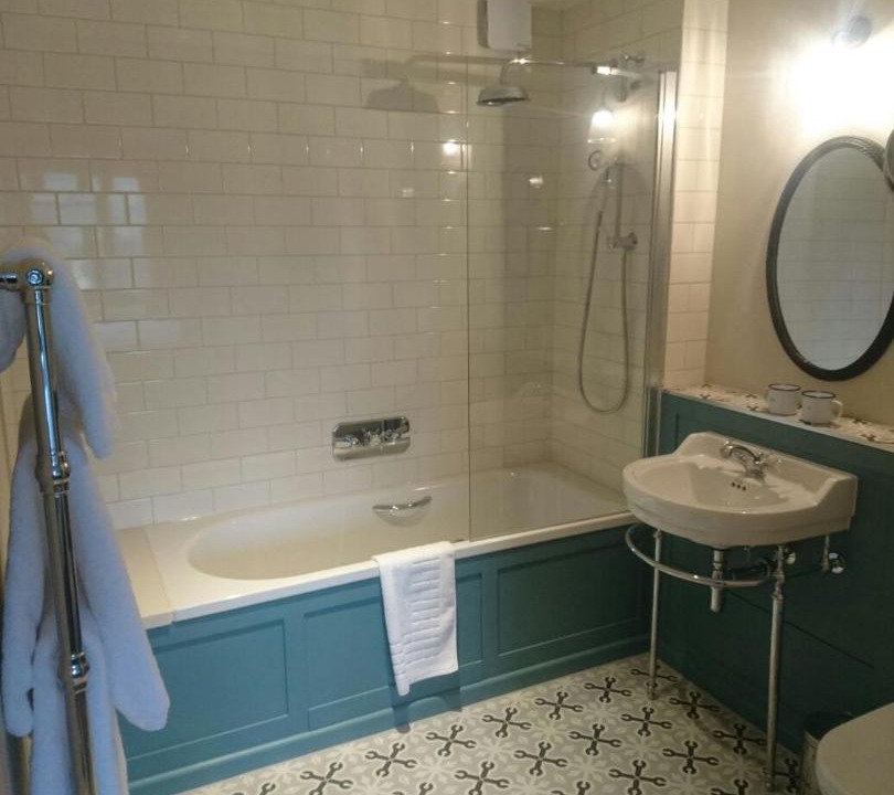 Photo of Bathroom in Painswick