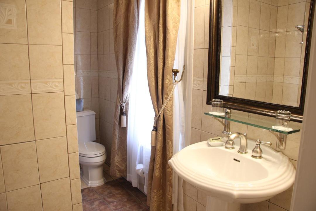 Photo of Bathroom in Washington Square West