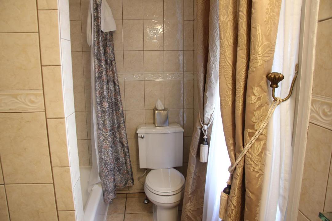 Photo of Bathroom in Washington Square West