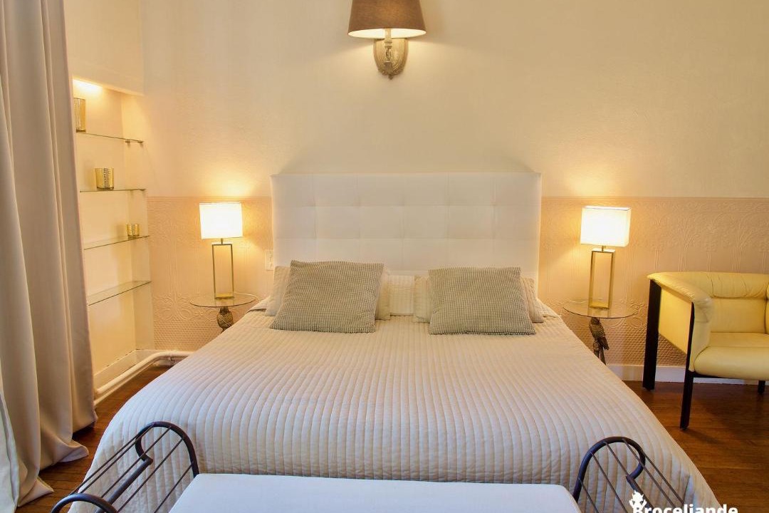 Photo of Bedroom in Montauban-de-Bretagne