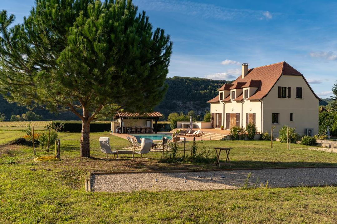 Photo of Others in Cales