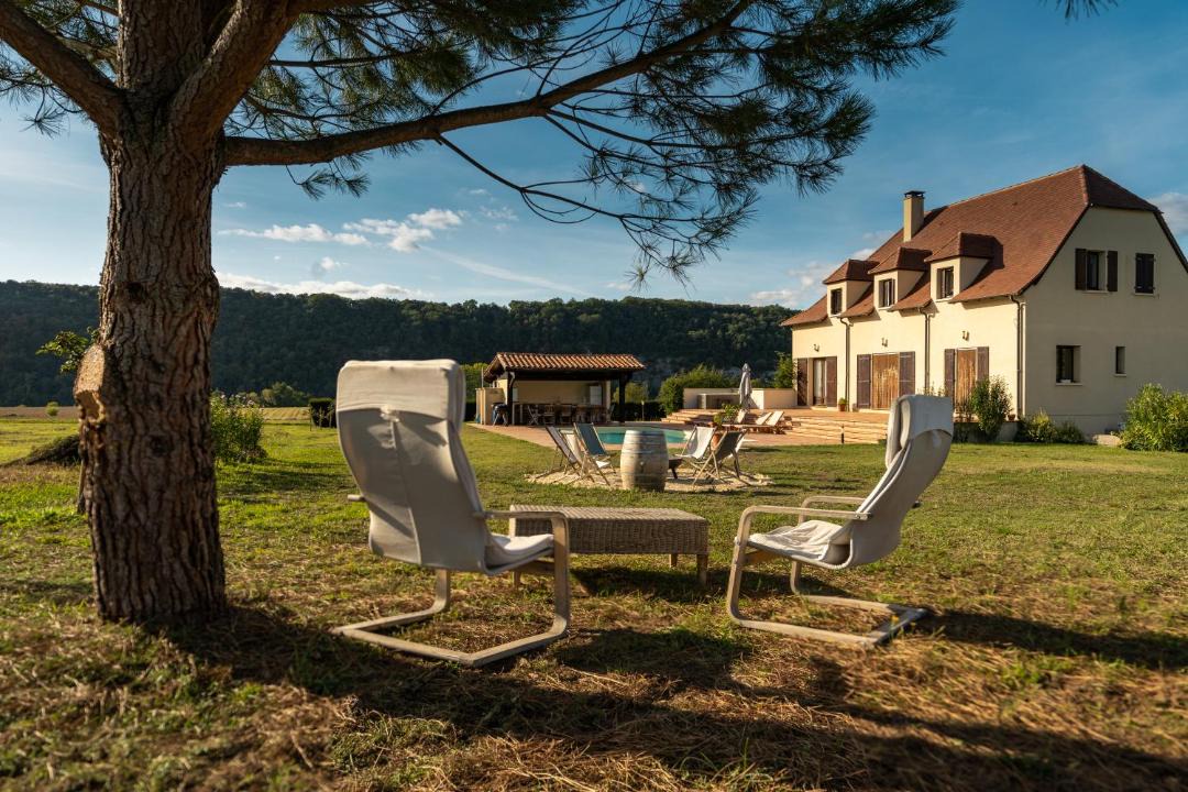 Photo of Others in Cales