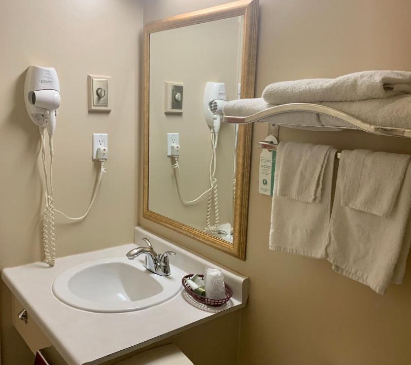 Photo of Bathroom in Azilda