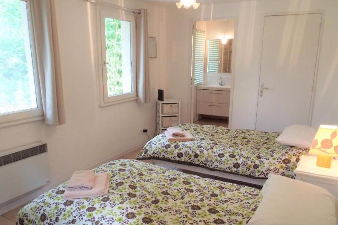 Photo of Bedroom in Asnieres sur Vegre