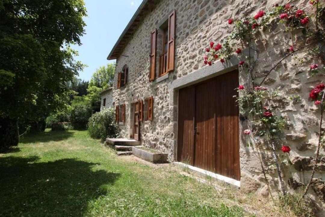 Photo of Buildings in Allegre