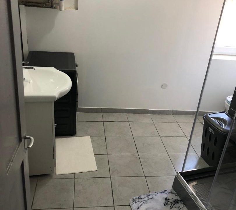 Photo of Bathroom in Sablet