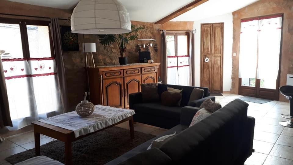 Photo of Livingroom in Saint-Pierre-des-Champs