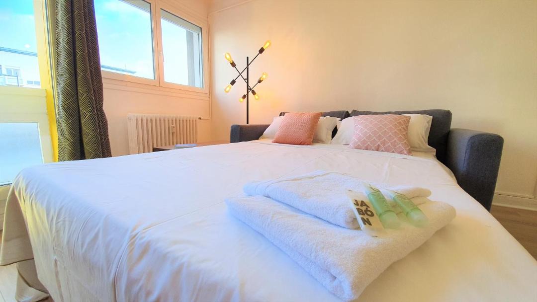 Photo of Bedroom in Calais City Center