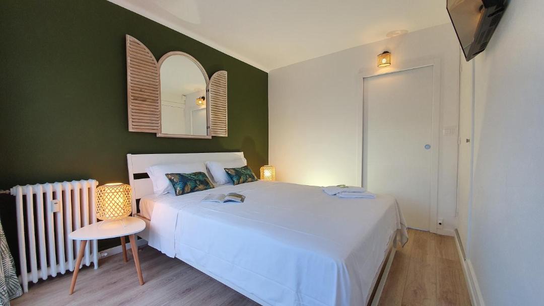 Photo of Bedroom in Calais City Center