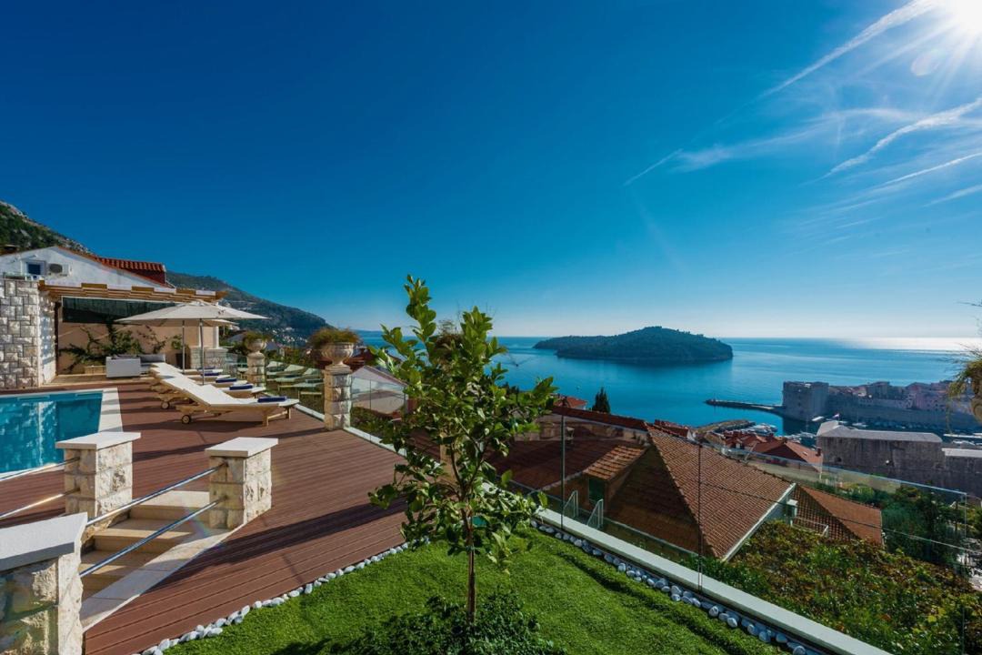 Photo of Others in Ploce