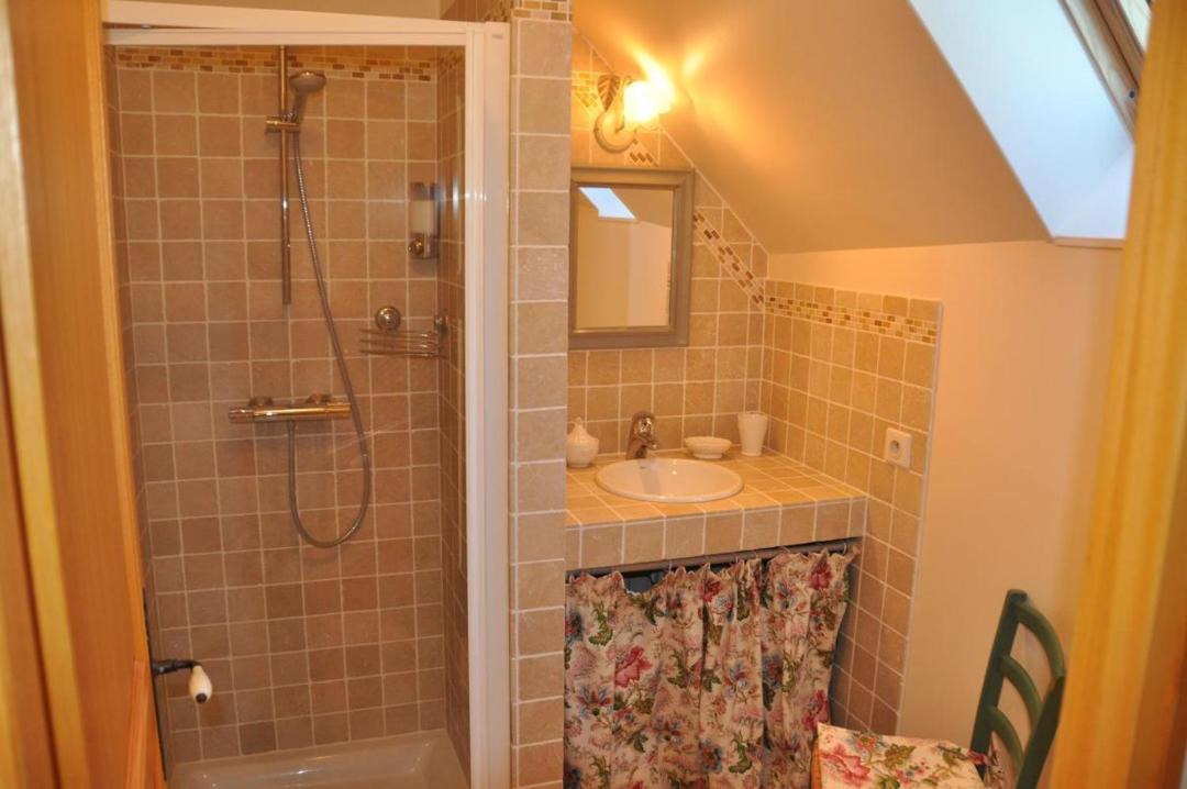 Photo of Bathroom in Saint-Loup-de-Naud