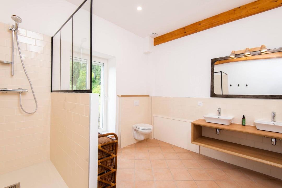 Photo of Bathroom in Montirat