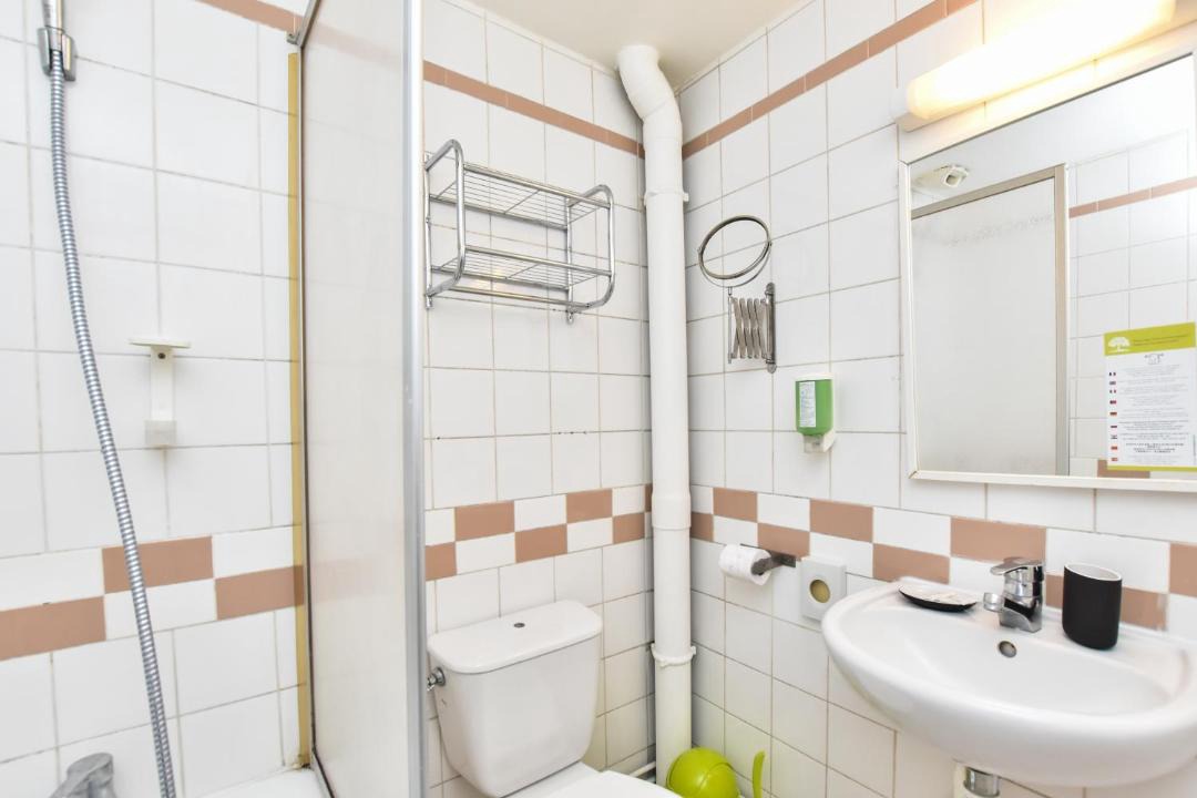 Photo of Bathroom in Arcueil
