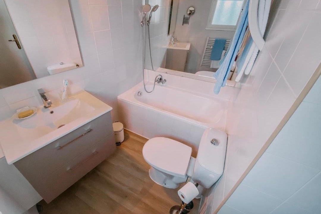Photo of Bathroom in Le Lavandou