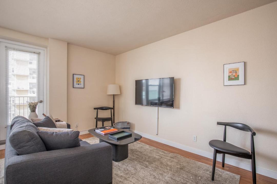 Photo of Livingroom in Downtown West