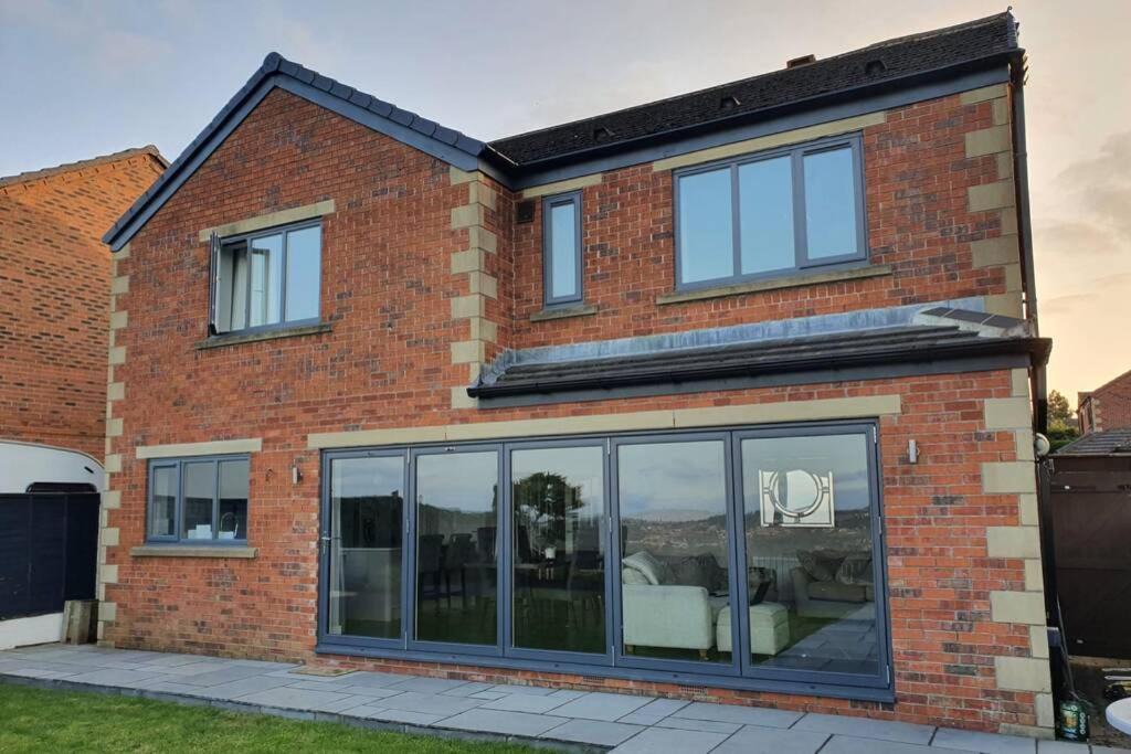 Photo of Buildings in Middlestown