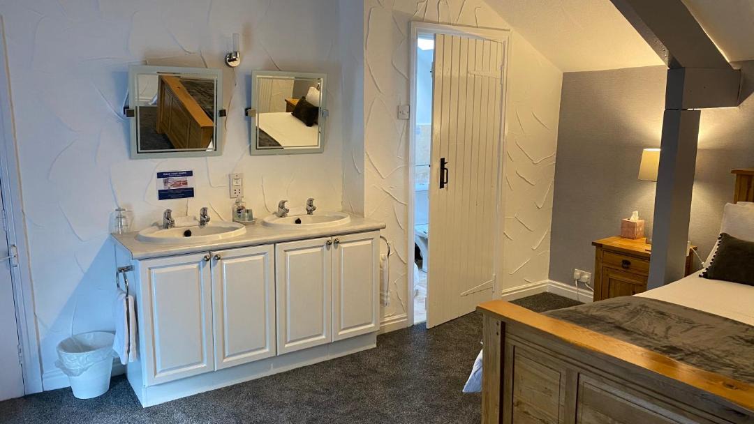 Photo of Others in Oulton