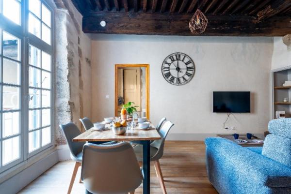 Photo of Others in Crest