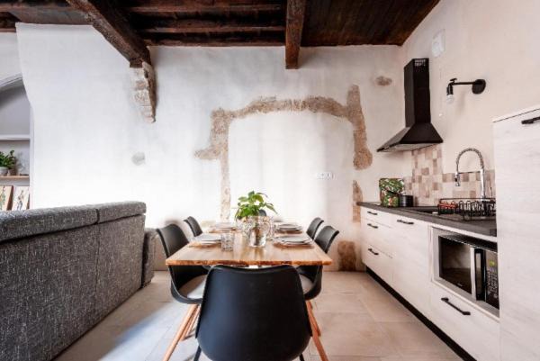 Photo of Others in Crest