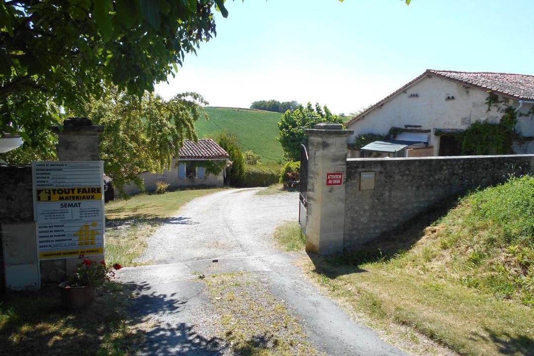 Photo of Buildings in Nanteuil-de-Bourzac
