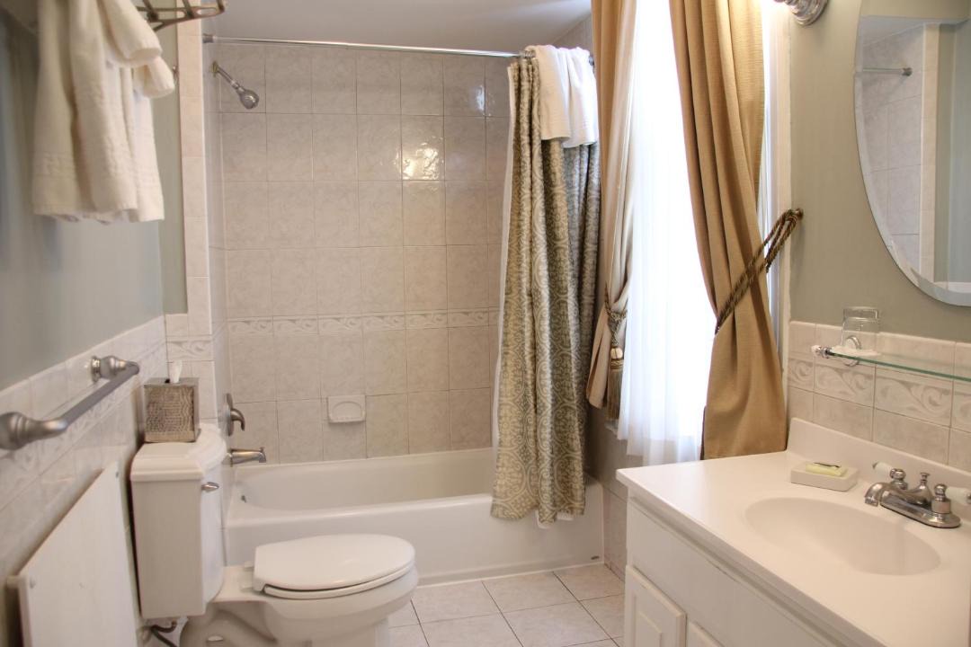 Photo of Bathroom in Washington Square West