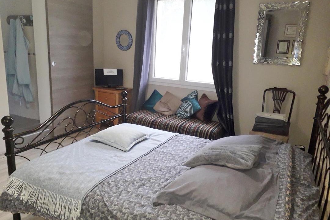 Photo of Bedroom in Tombeboeuf