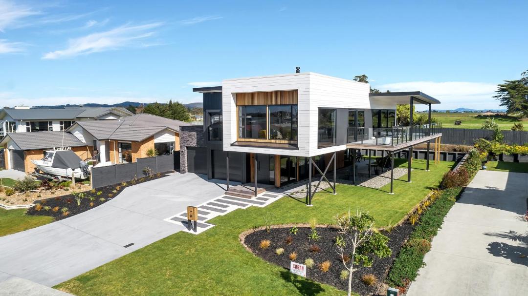 Photo of Others in One Tree Point