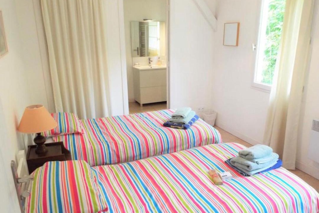 Photo of Bedroom in Asnieres sur Vegre