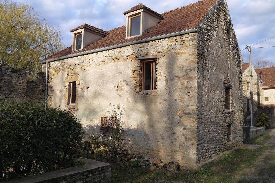 Photo of Buildings in Saint-Pere