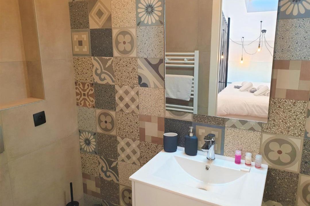 Photo of Bathroom in Gambetta