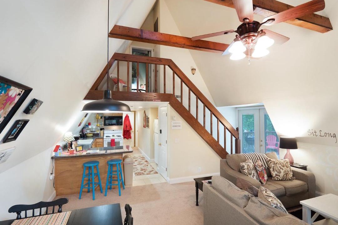 Photo of Livingroom in Flintstone