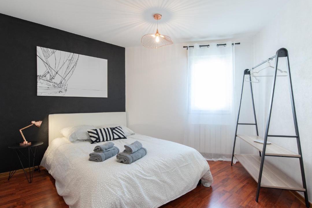 Photo of Bedroom in Saint-Genis-les-Ollieres