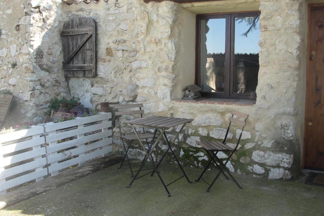 Photo of Buildings in Quinson