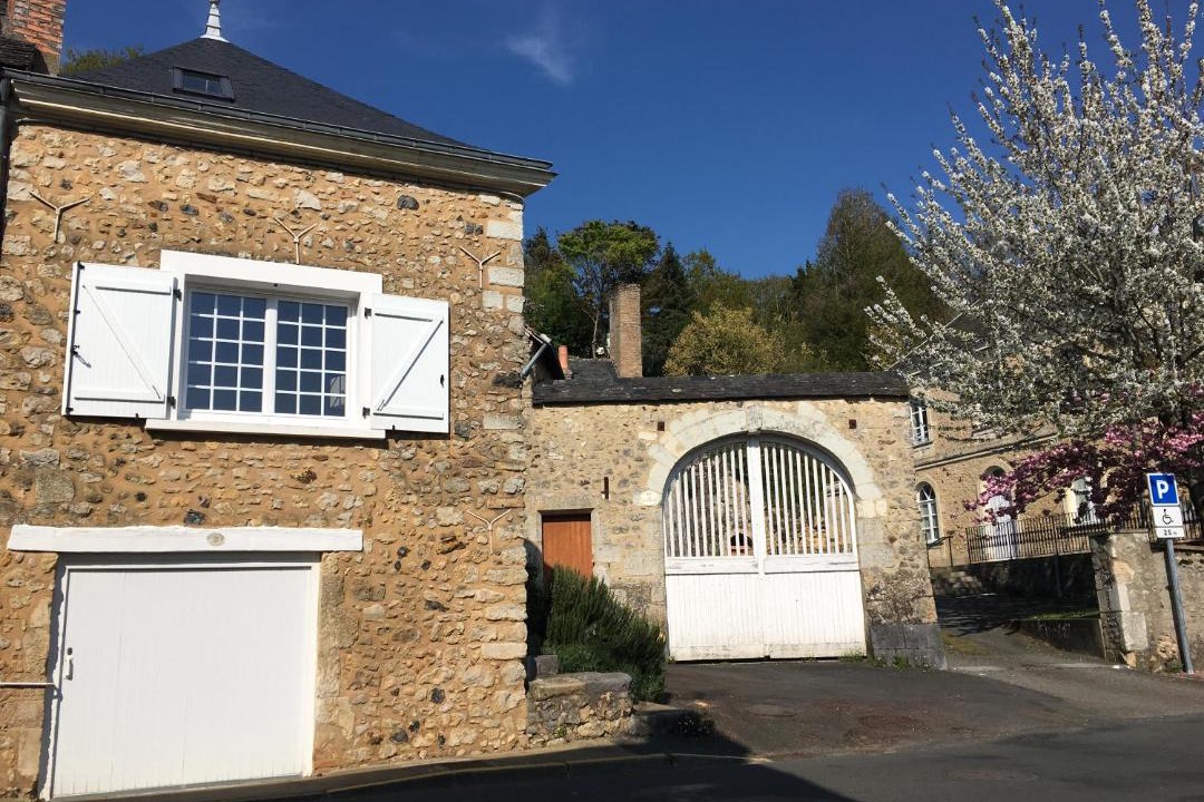 Photo of Others in Avoise