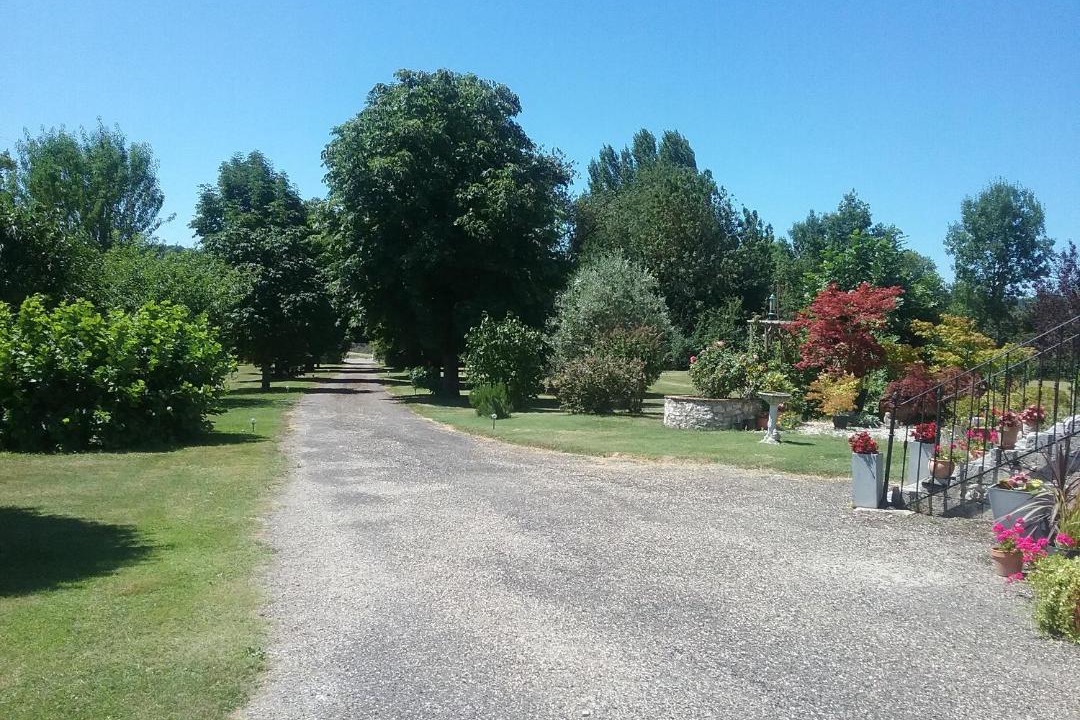 Photo of Others in Tayrac