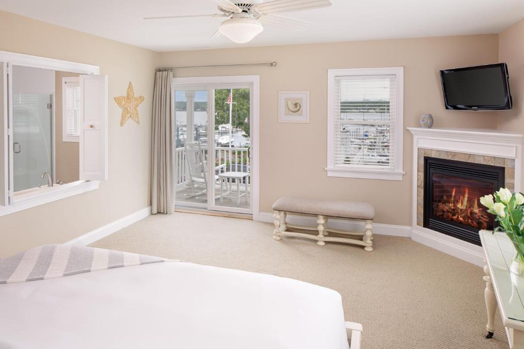 Photo of Others in Niantic